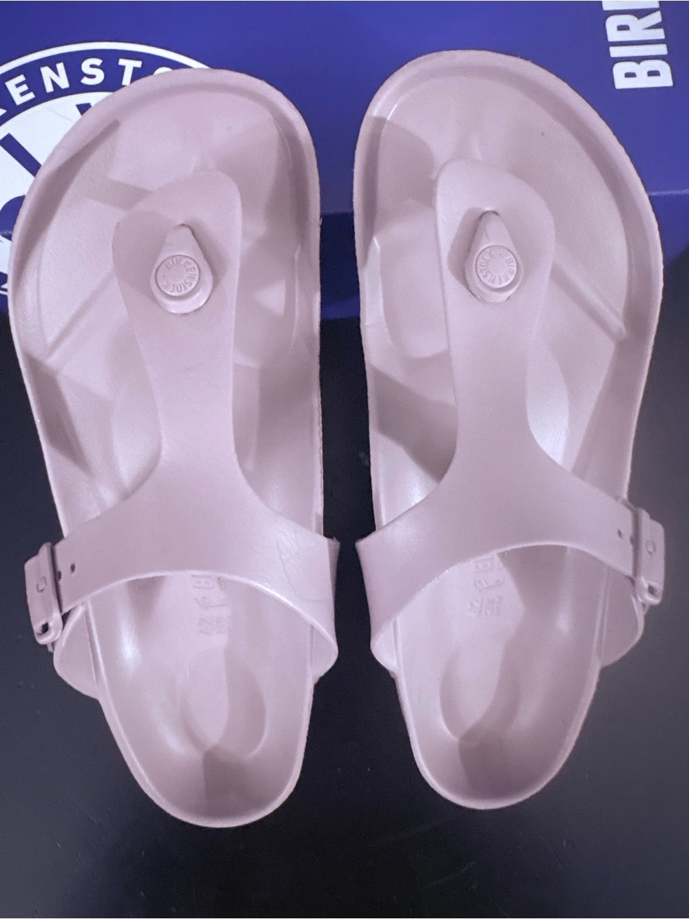 NEW Birkenstock Women’s Gizeh essentials Sandals in faded purple EVA material.